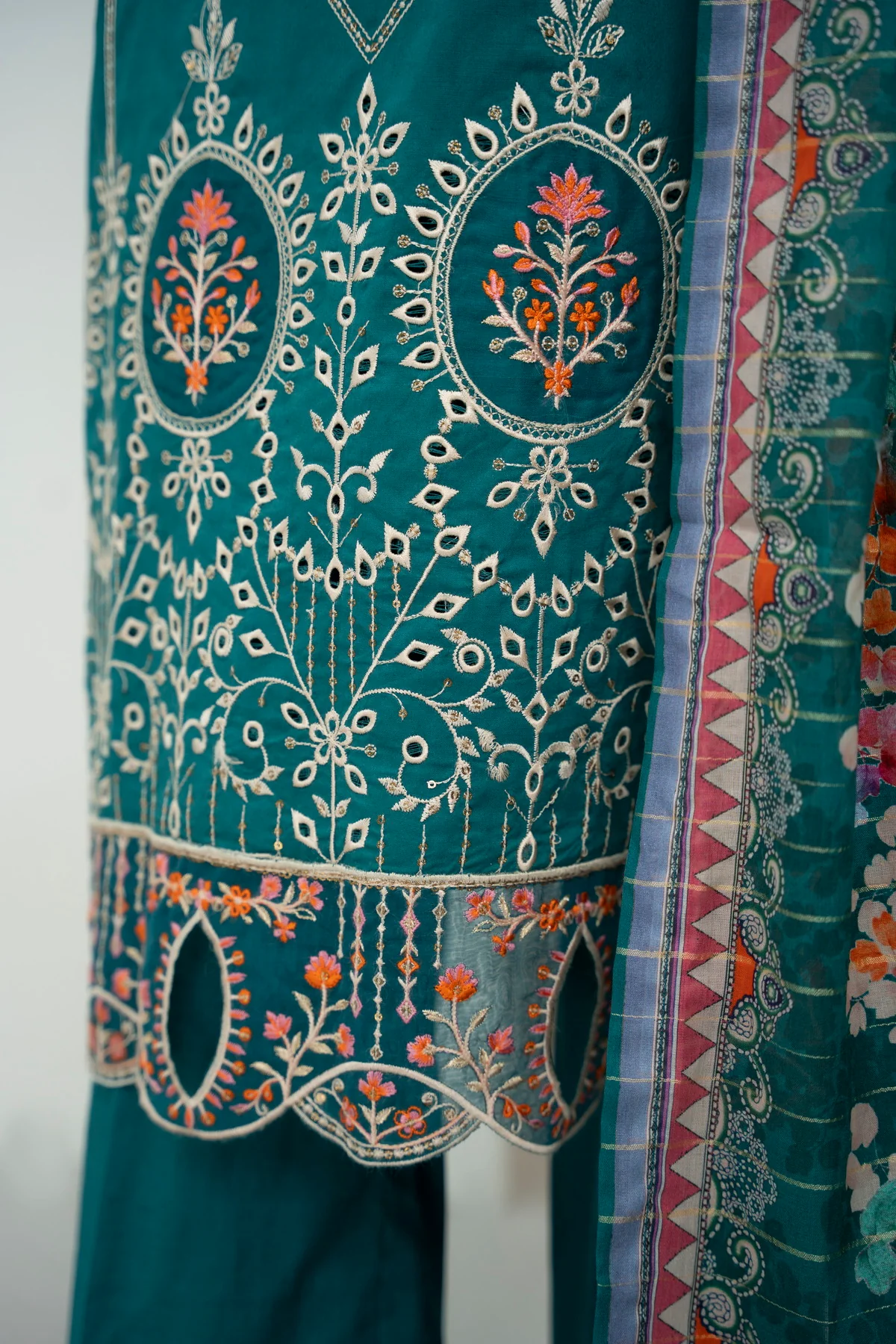 Anmol Emb D-1014 - Image 4