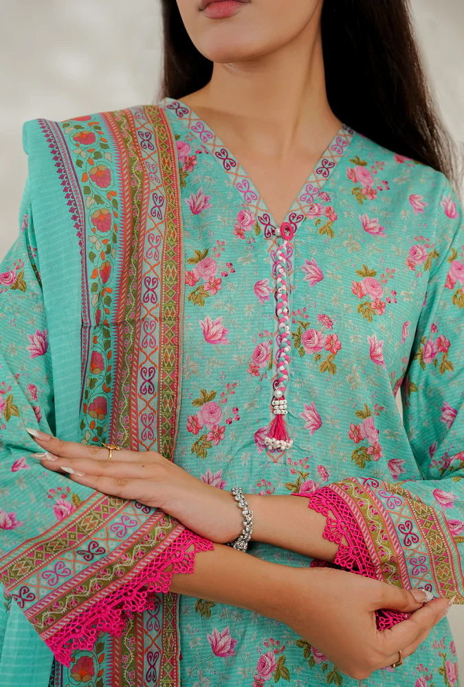 Ayesha Alishba Lawn D-645 - Image 3