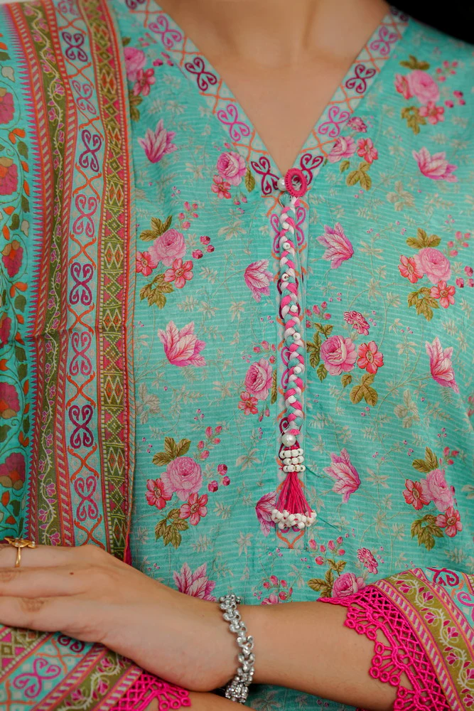Ayesha Alishba Lawn D-645 - Image 4
