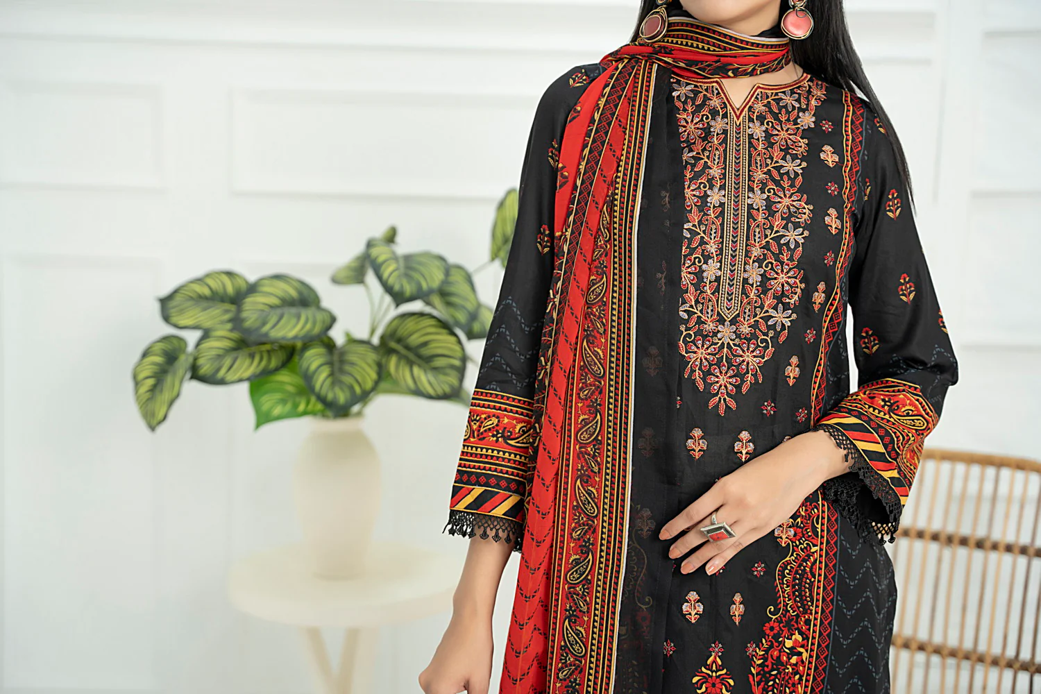 Haseen Emb Lawn D-103 - Image 5