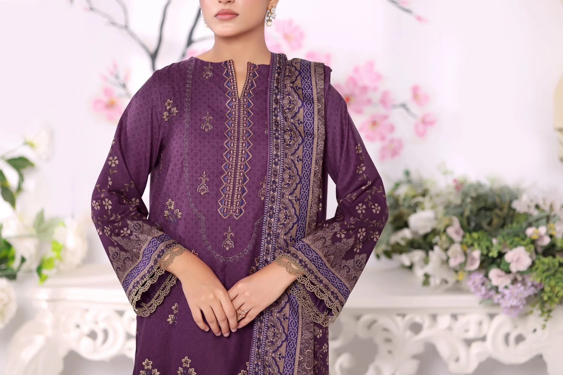 Mahnoor Emb Dhanak D-391 - Image 3