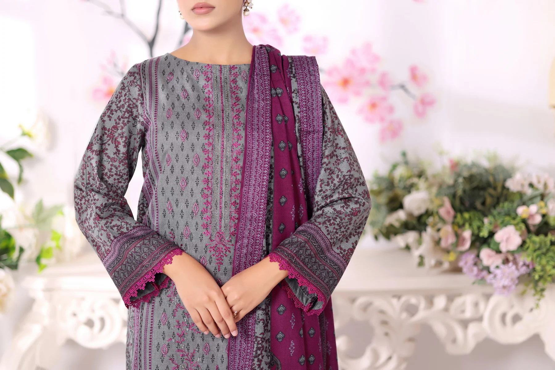 Mahnoor Emb Dhanak D-392 - Image 3