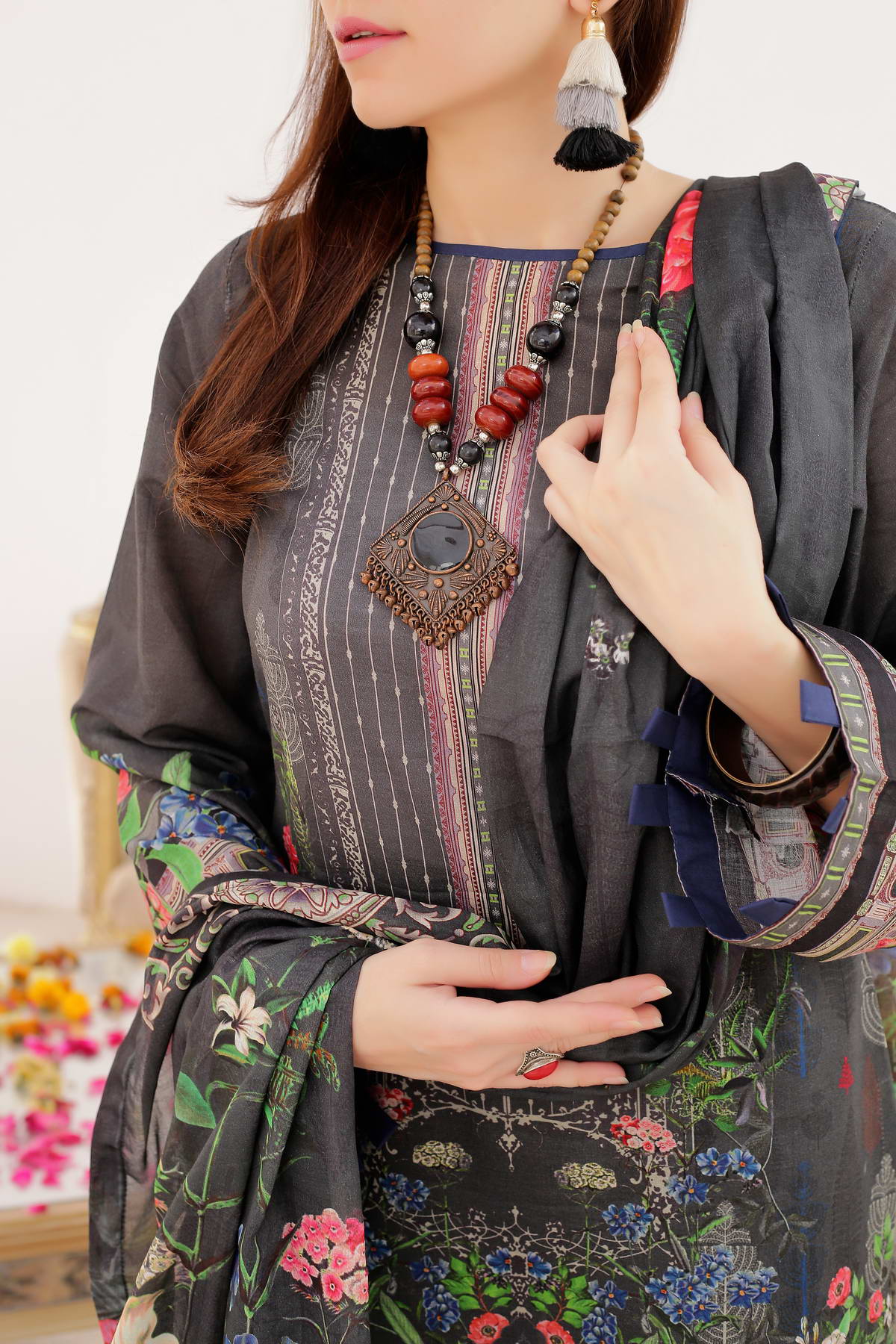 Mariyah Chikankari D-40 - Image 3