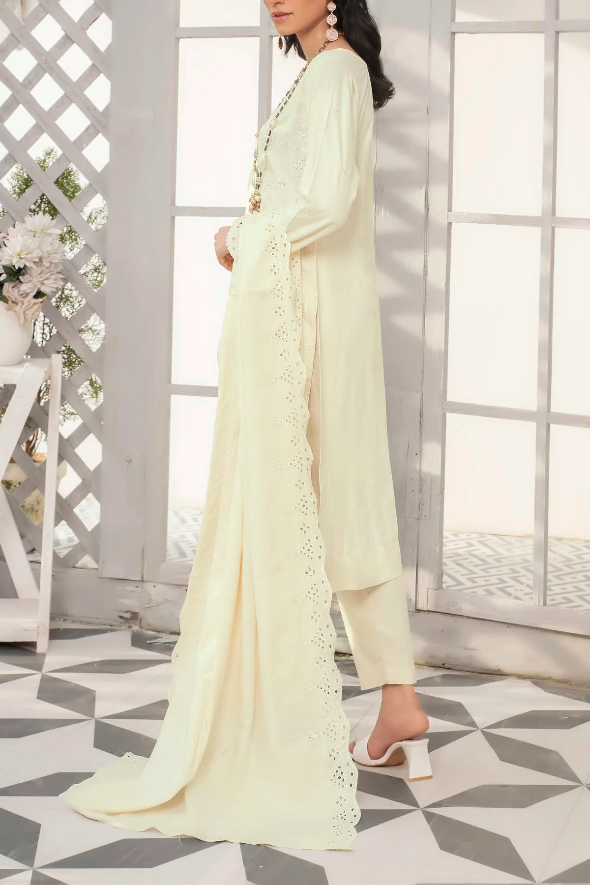 Muntaha Bareeze Linen D-10 - Image 3