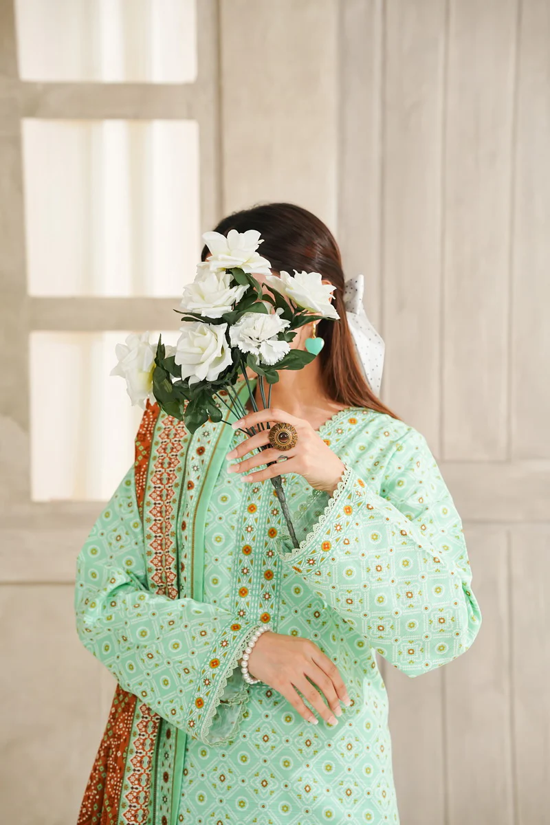 Shahkar Print Khaddar D-5516 - Image 2