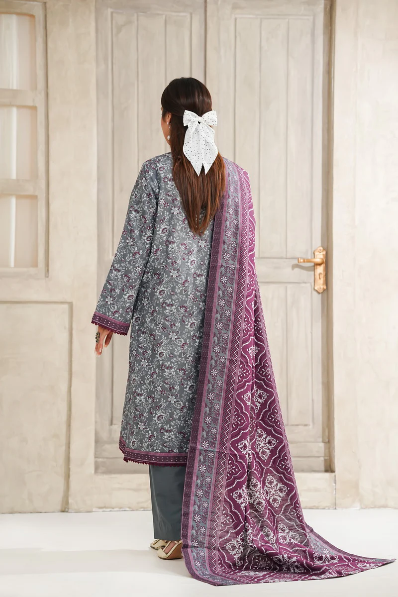 Shahkar Print Khaddar D-5518 - Image 4