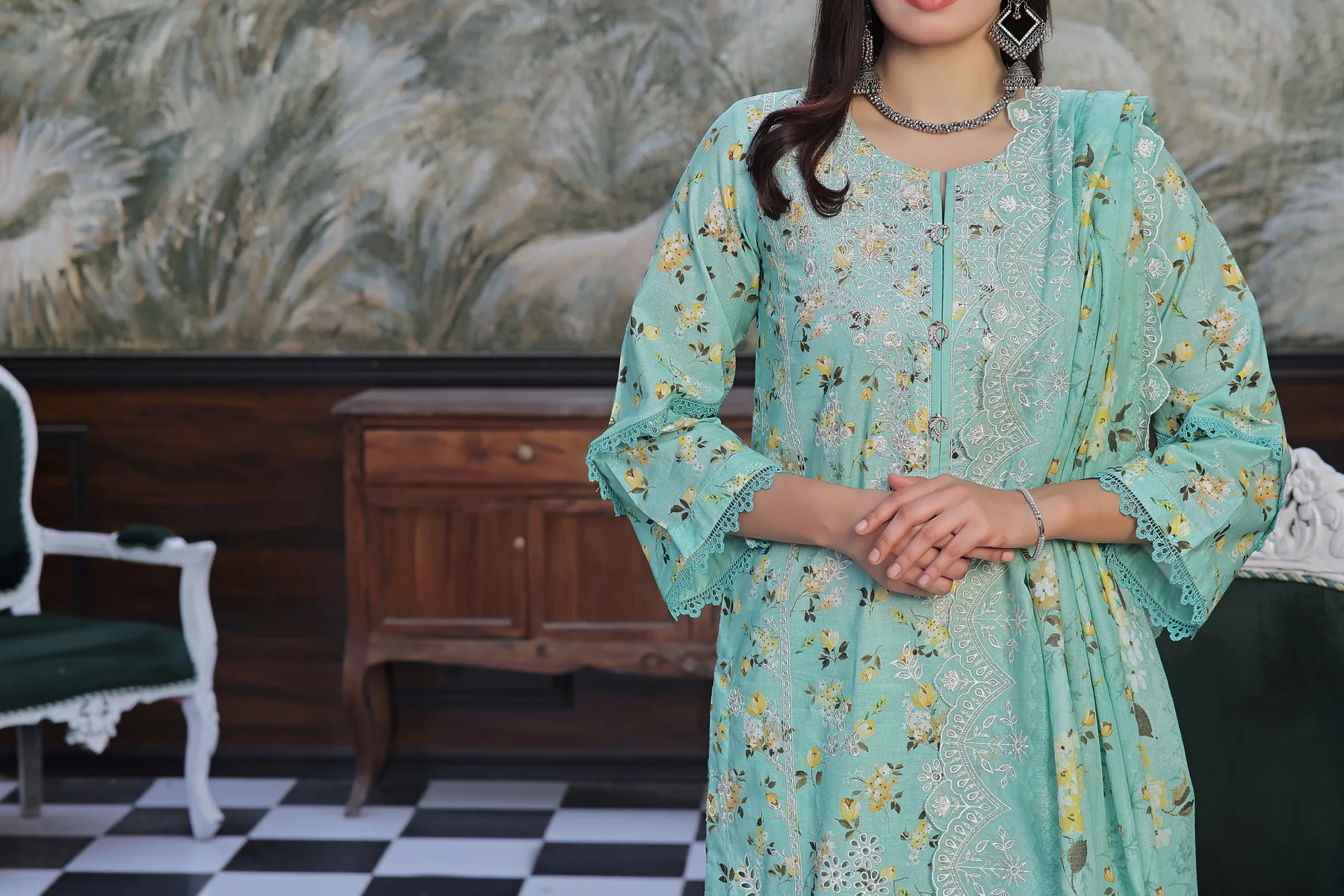 Zynah Chikankari D-585 - Image 5