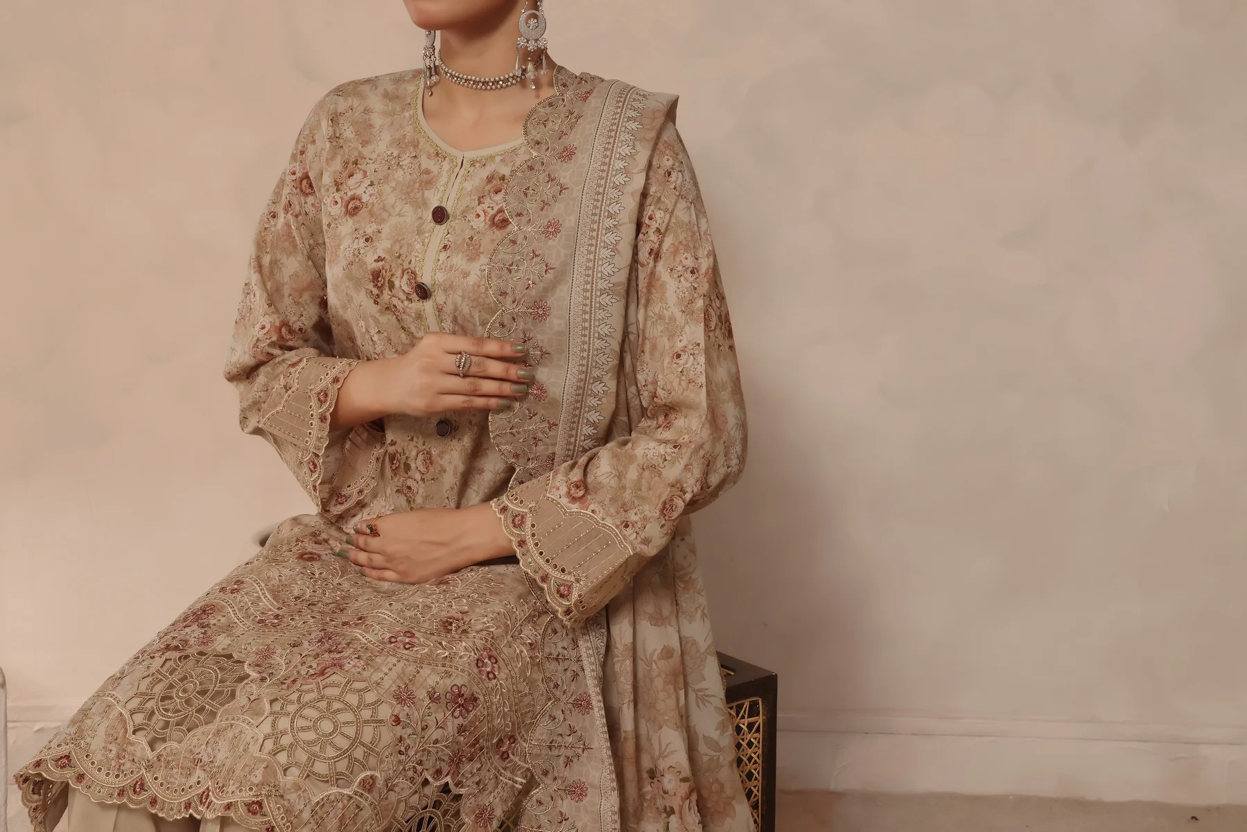 Zynah Chikankari D-605 - Image 5